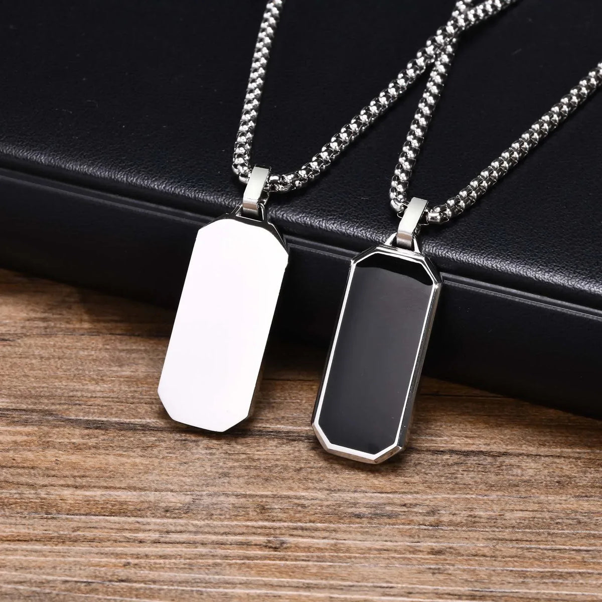 Collier plaque militaire noir - Surplus militaire