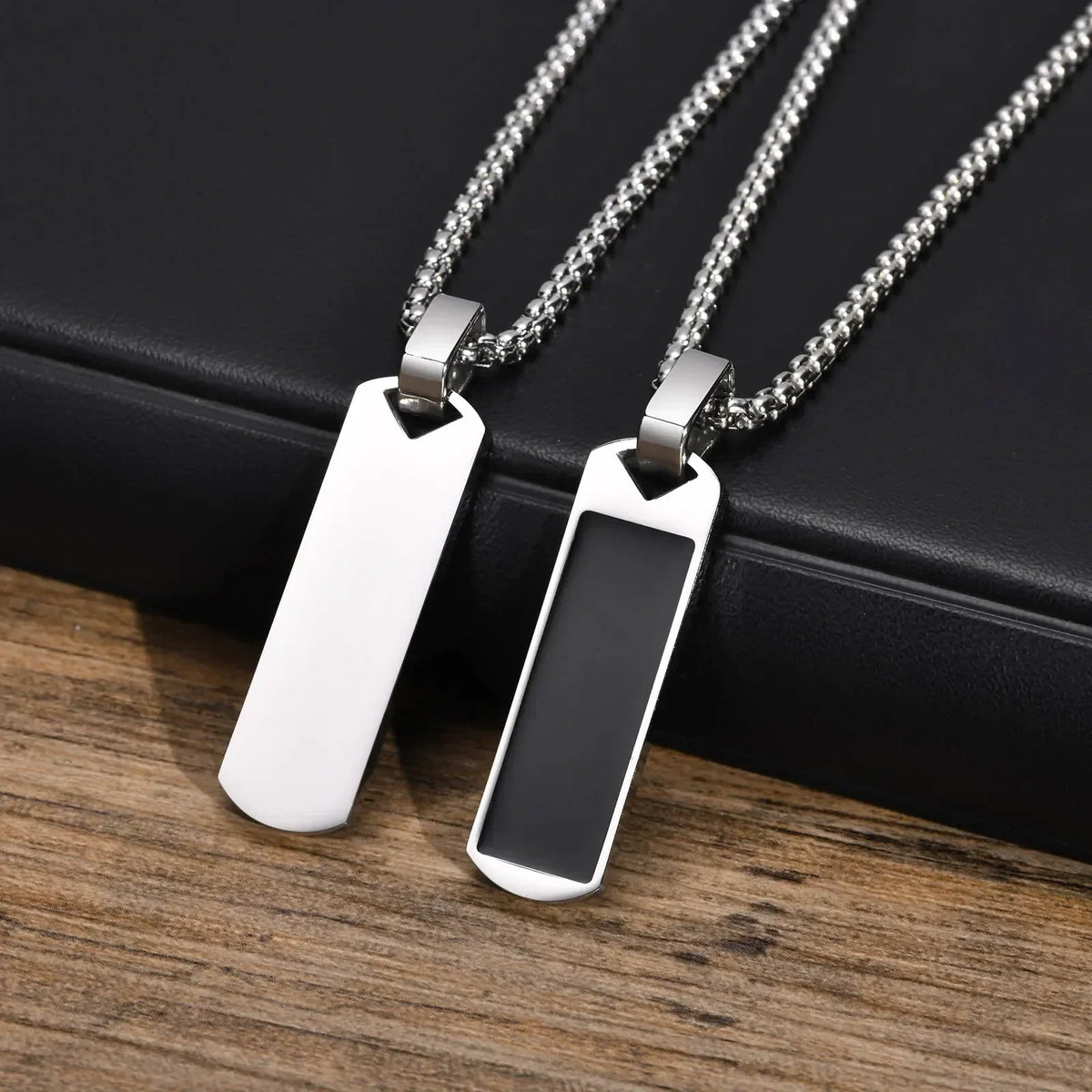 Collier plaque militaire noir - Surplus militaire
