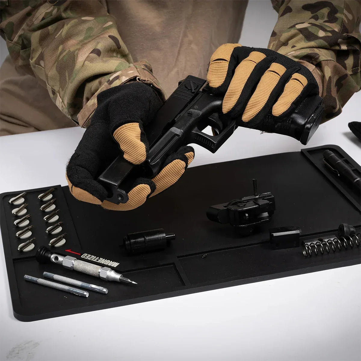 Tapis de nettoyage arme de poing - Surplus militaire